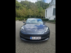 TESLA Model 3 Thumbnail 6