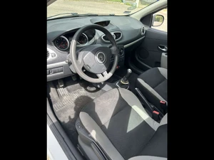 RENAULT Clio Thumbnail 2