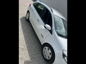 RENAULT Clio Thumbnail 6