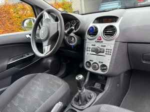 OPEL Corsa Thumbnail 3