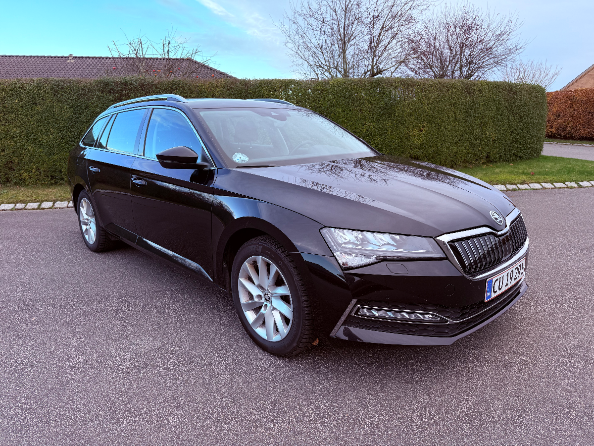SKODA Superb Combi 1