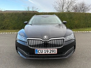 SKODA Superb Combi Thumbnail 1