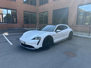 PORSCHE Taycan 4 Thumbnail 6