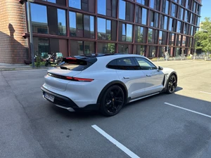 PORSCHE Taycan 4 Thumbnail 3