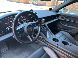PORSCHE Taycan 4 Thumbnail 13