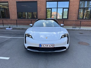 PORSCHE Taycan 4 Thumbnail 7