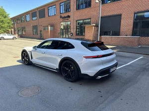 PORSCHE Taycan 4 Thumbnail 5