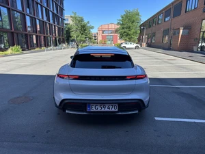 PORSCHE Taycan 4 Thumbnail 4