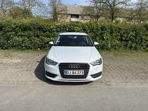 AUDI A3 Sportback Thumbnail 3