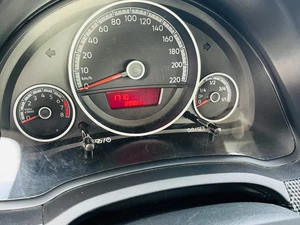 VOLKSWAGEN Up! Thumbnail 6