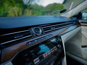 VOLKSWAGEN Passat Thumbnail 8