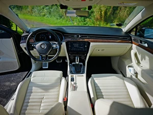 VOLKSWAGEN Passat Thumbnail 10