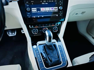 VOLKSWAGEN Passat Thumbnail 5