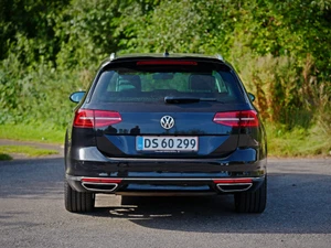 VOLKSWAGEN Passat Thumbnail 4