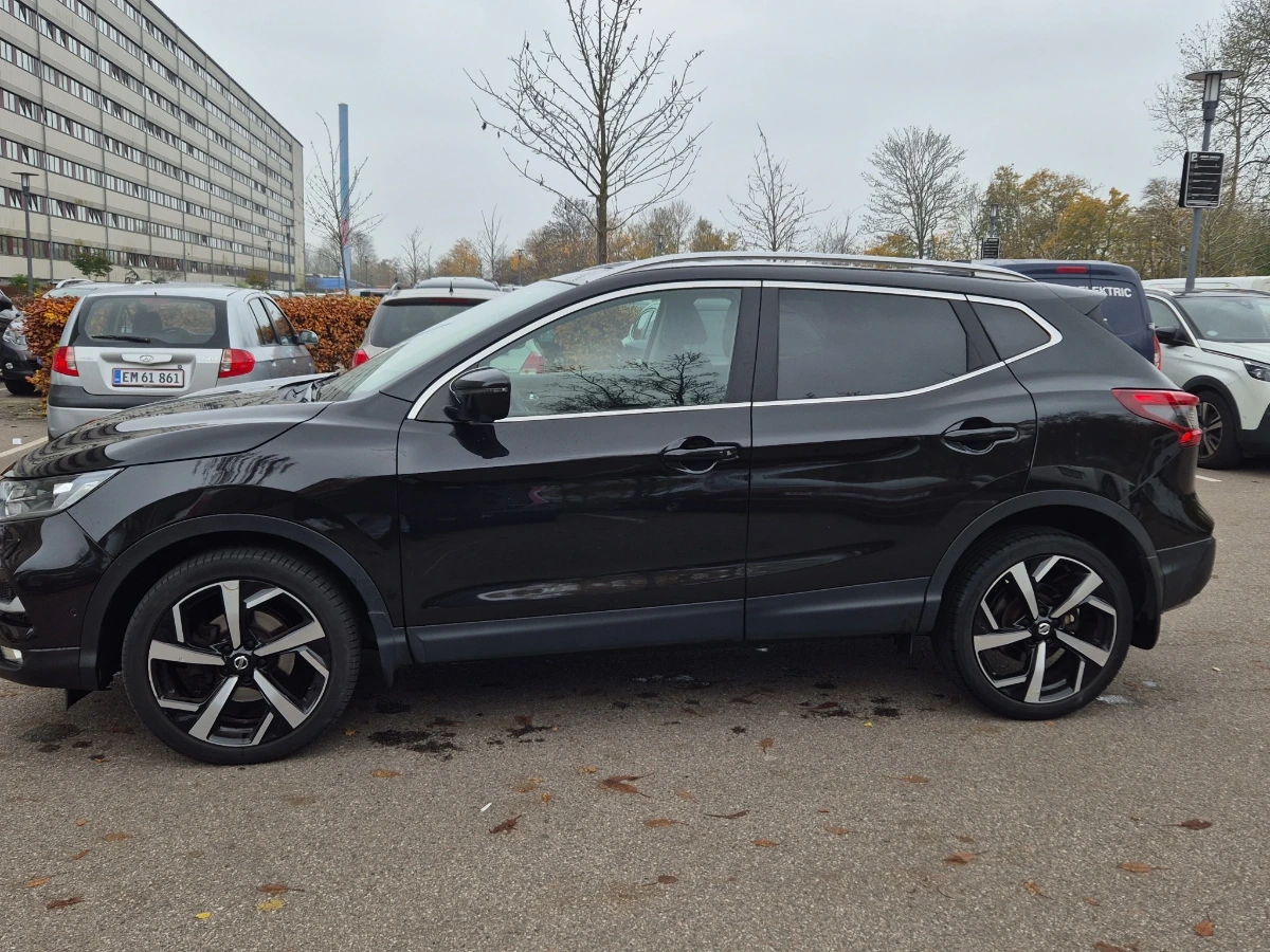 NISSAN Qashqai 1