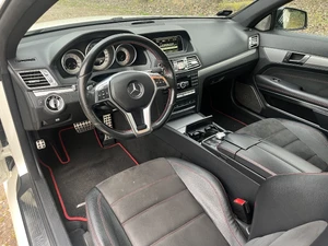 MERCEDES-BENZ E 220 Thumbnail 8