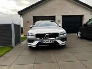 VOLVO V60 Thumbnail 2