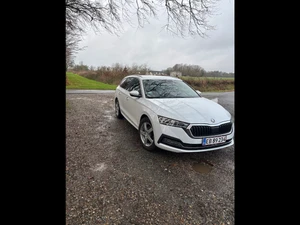 SKODA Octavia Thumbnail 1