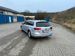 VW Passat Thumbnail 10