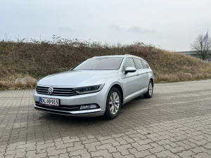 VW Passat Thumbnail 1