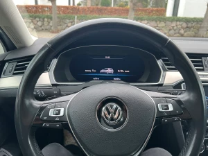 VW Passat Thumbnail 6