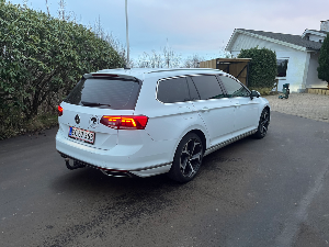 VOLKSWAGEN Passat Thumbnail 2