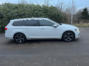 VOLKSWAGEN Passat Thumbnail 9