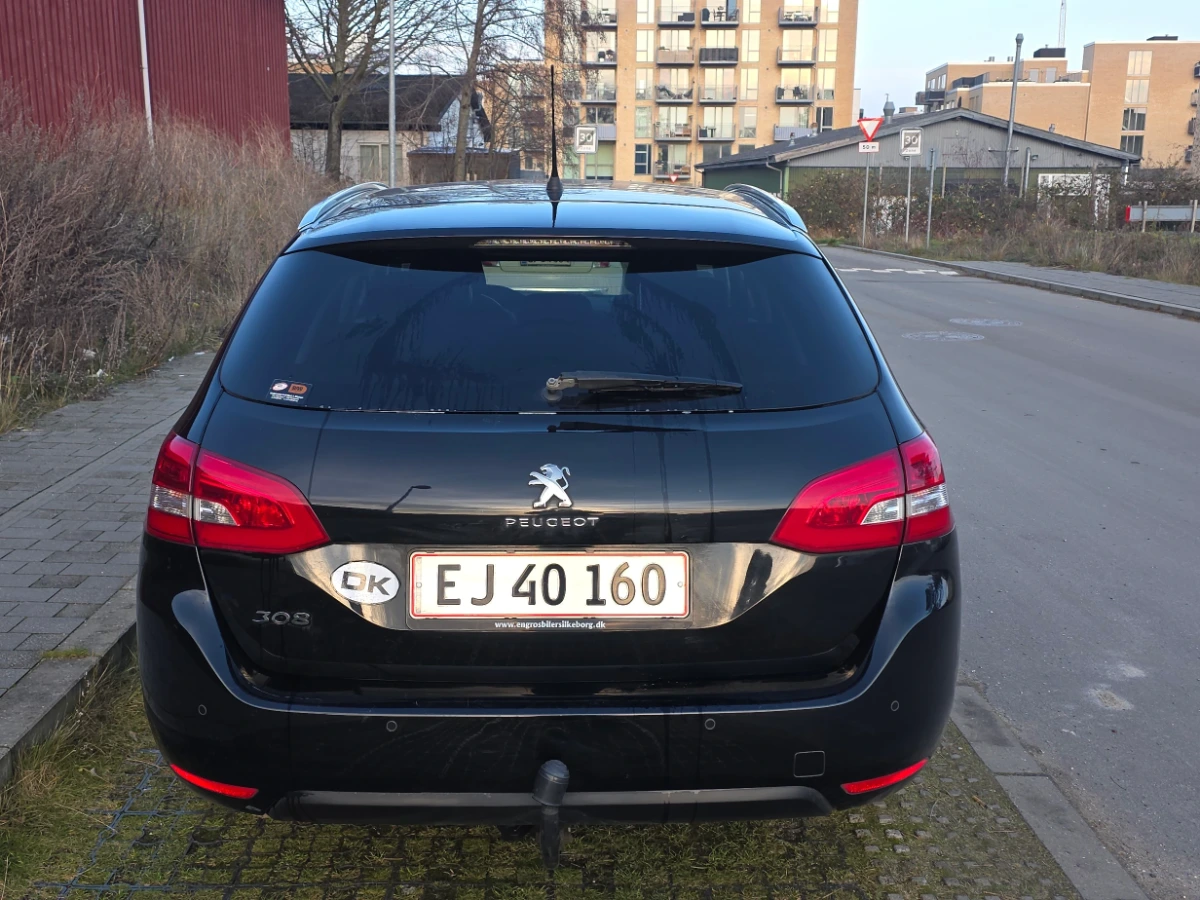 PEUGEOT 308 1