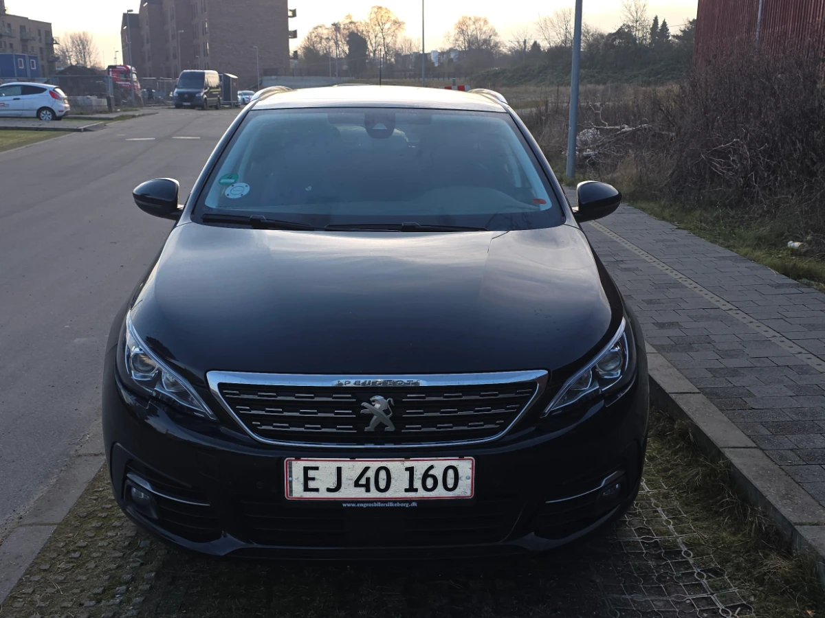 PEUGEOT 308