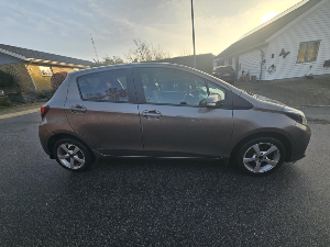 TOYOTA Yaris Thumbnail 2
