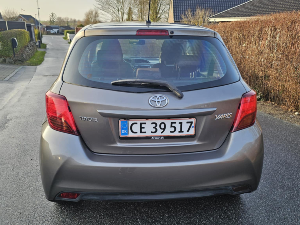 TOYOTA Yaris Thumbnail 4