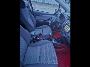 TOYOTA Yaris Thumbnail 3