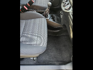 TOYOTA Yaris Thumbnail 8