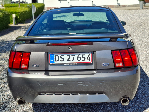 FORD Mustang Thumbnail 3