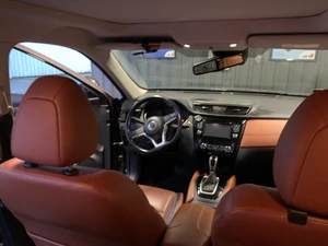 NISSAN X-Trail Thumbnail 4