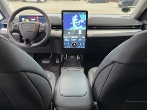 FORD Mustang Mach-E Thumbnail 3