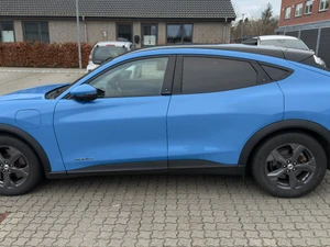 FORD Mustang Mach-E Thumbnail 7