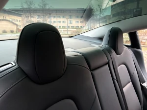 TESLA Model 3 Thumbnail 1