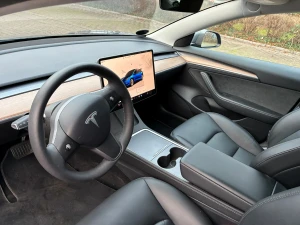 TESLA Model 3 Thumbnail 8