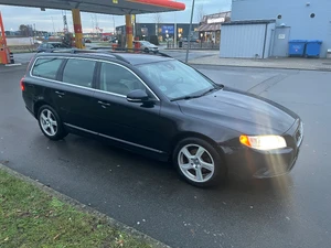 VOLVO V70 Thumbnail 3