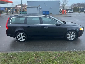 VOLVO V70 Thumbnail 4