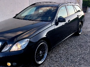 MERCEDES-BENZ E-Klasse Thumbnail 1
