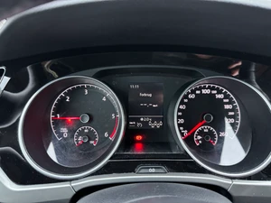 VOLKSWAGEN Touran Thumbnail 11