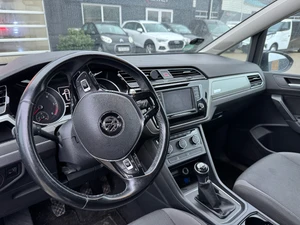 VOLKSWAGEN Touran Thumbnail 10