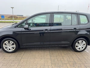 VOLKSWAGEN Touran Thumbnail 7