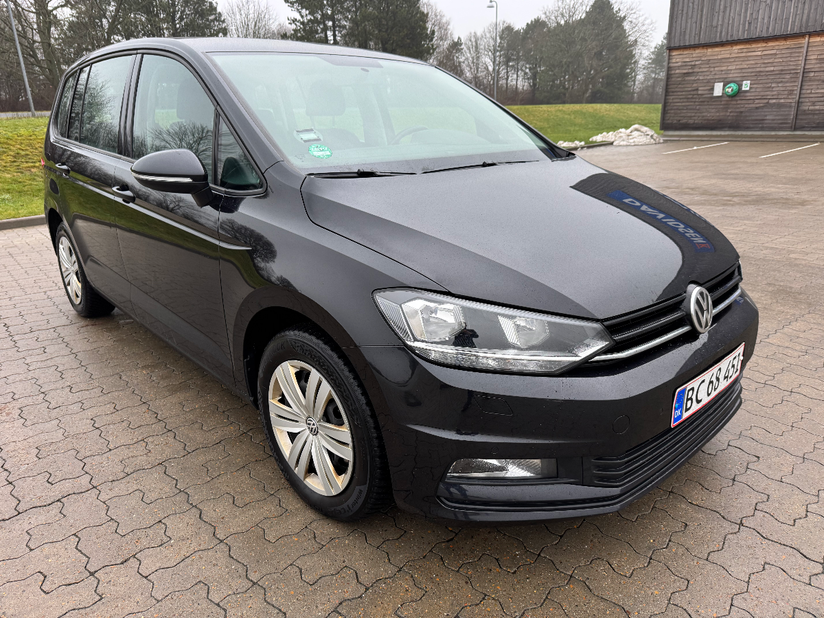 VOLKSWAGEN Touran
