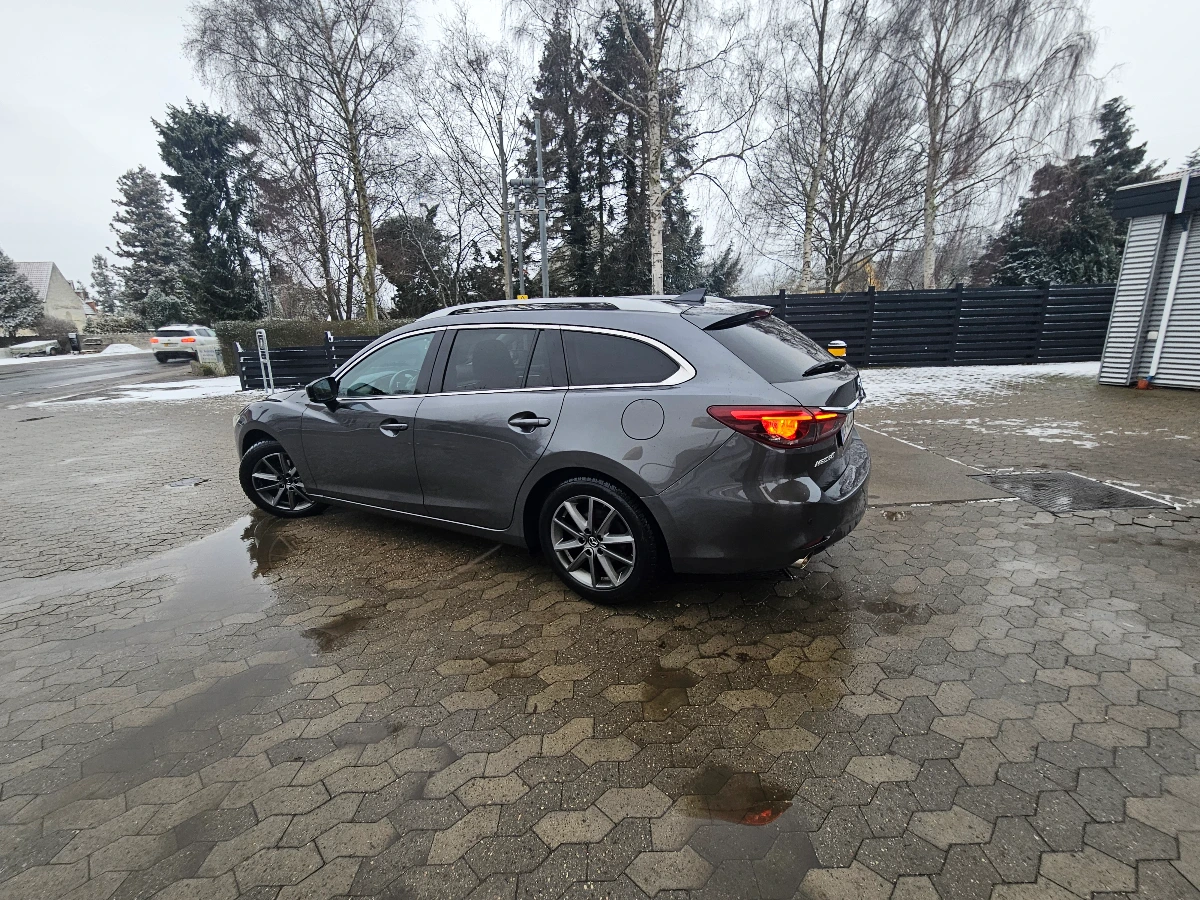 MAZDA Mazda6 1