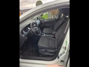 VOLKSWAGEN E-Golf Thumbnail 10