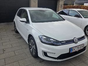 VOLKSWAGEN E-Golf Thumbnail 2