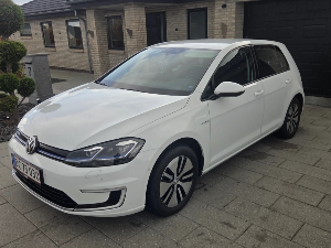VOLKSWAGEN E-Golf Thumbnail 9